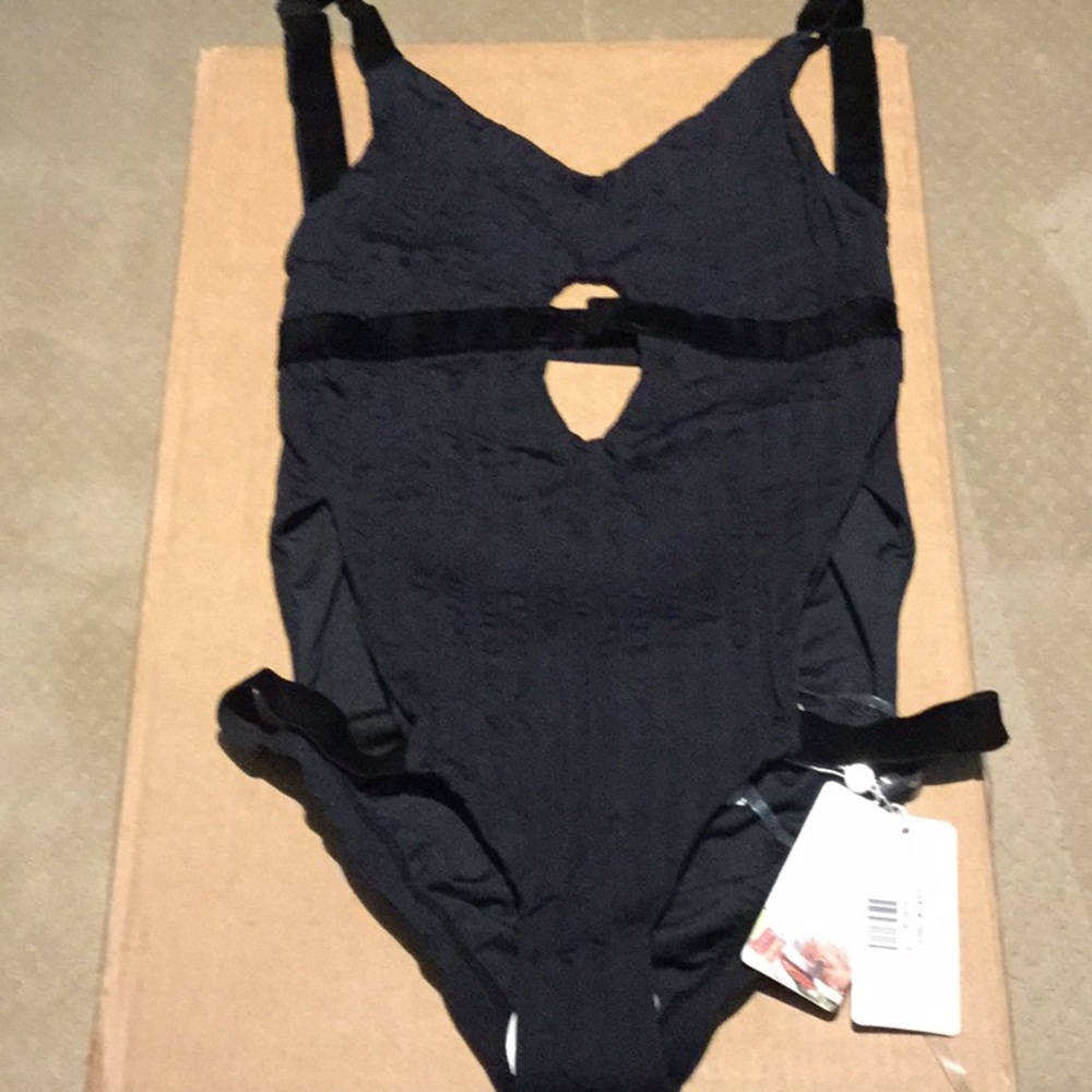 NWT $150 AGUA BENDITA LILA GEMSTONE ONE PIECE - Picture 7 of 8